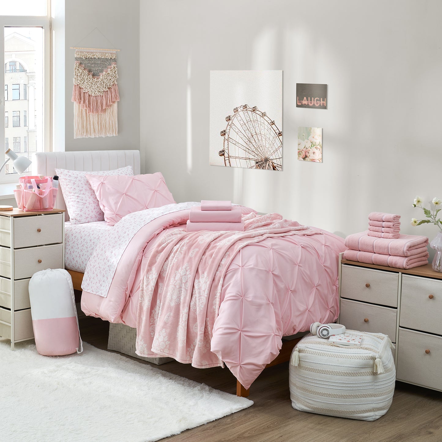 Kids Room Starter Set - Bed and Bath