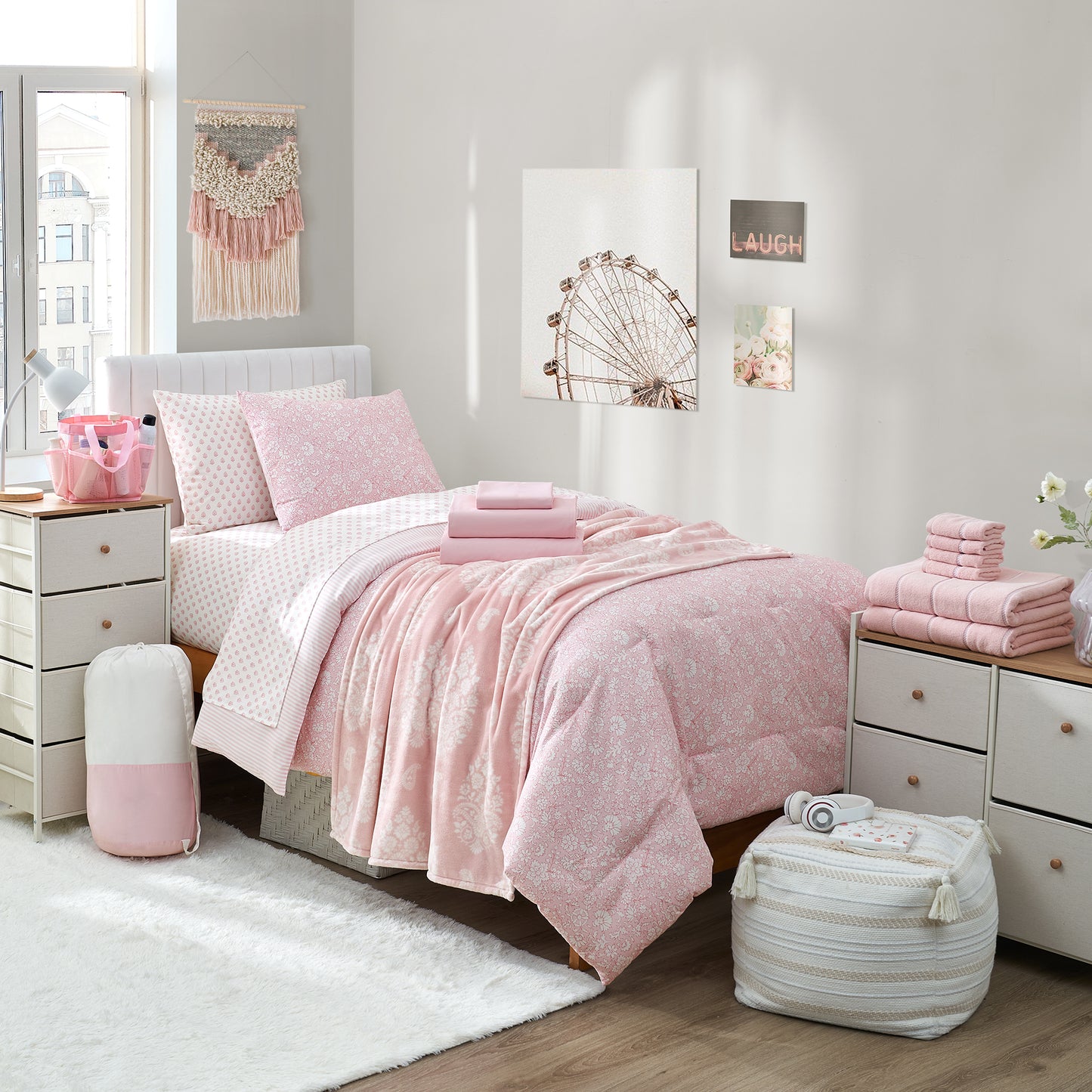 Kids Room Starter Set - Bed and Bath