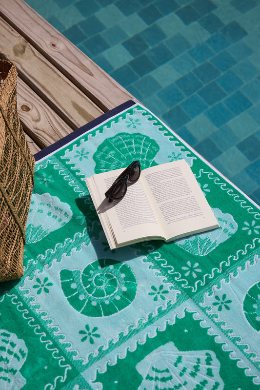 Shell Grid Clover Aquarias Beach Towel