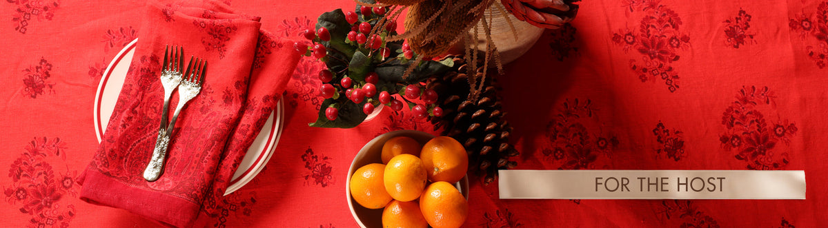 Caro Home holiday tablecloth, napkins and placemats, gifts for the host