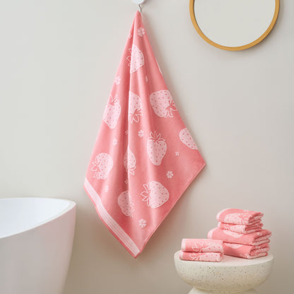 Strawberry Field - Kids Bath Towels